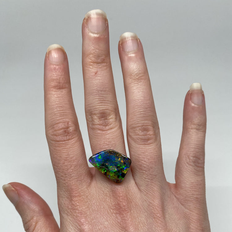 8.75 Ct geometric boulder opal