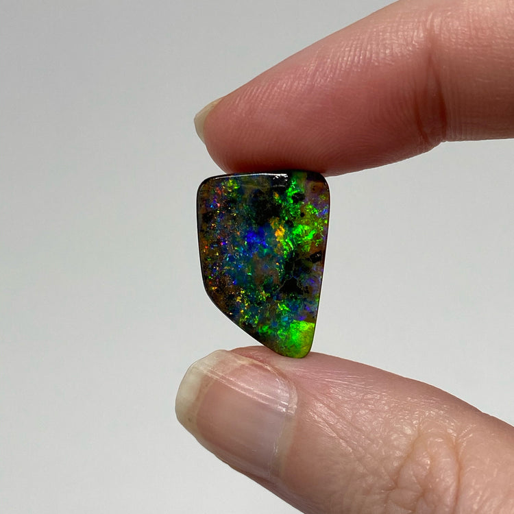 8.75 Ct geometric boulder opal