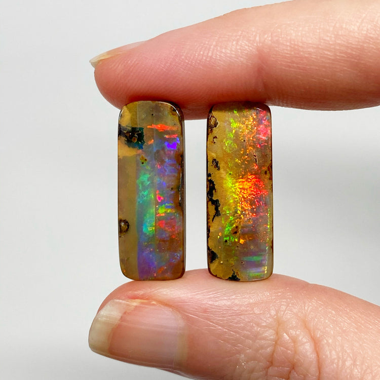 14.38 Ct flashy rainbow boulder opal pair