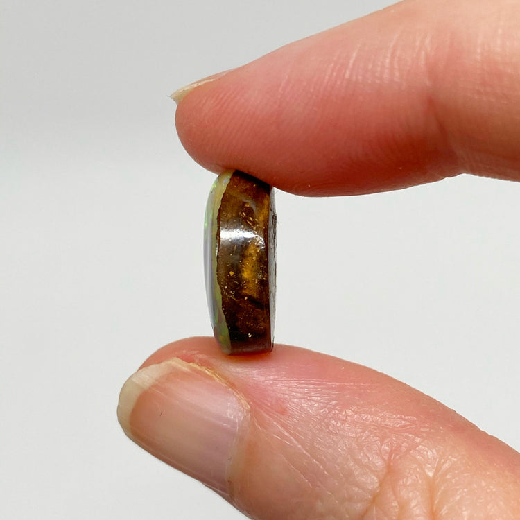 8.95 Ct electric green boulder opal