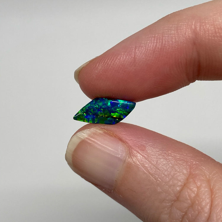 1.35 Ct extra small boulder opal