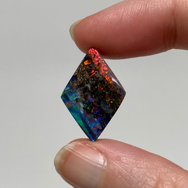 9.22 Ct matrix boulder opal
