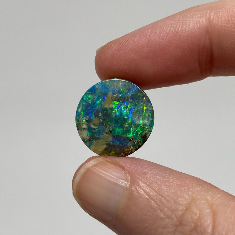 6.63 Ct green circle boulder opal