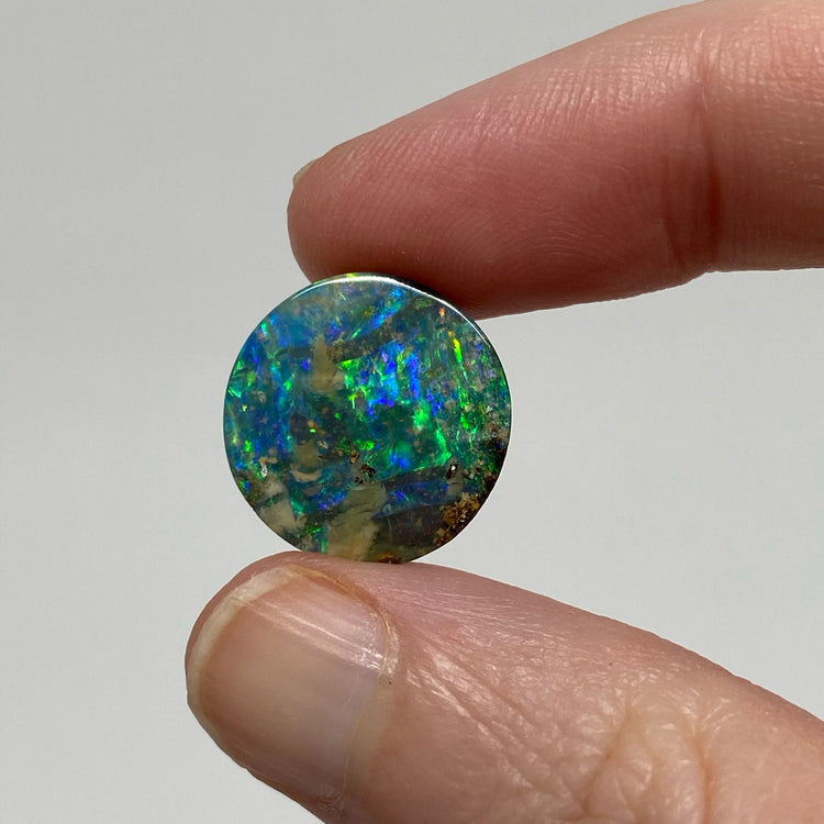 6.63 Ct green circle boulder opal