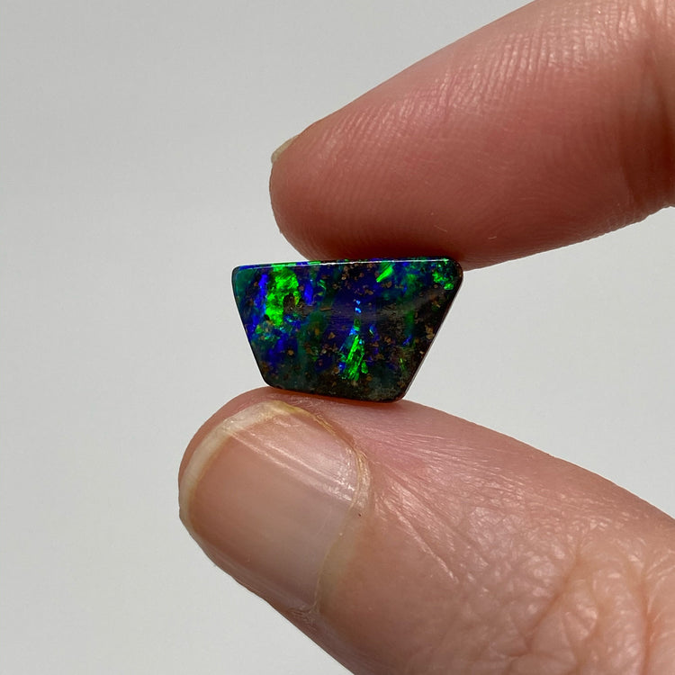3.49 Ct green-blue boulder opal