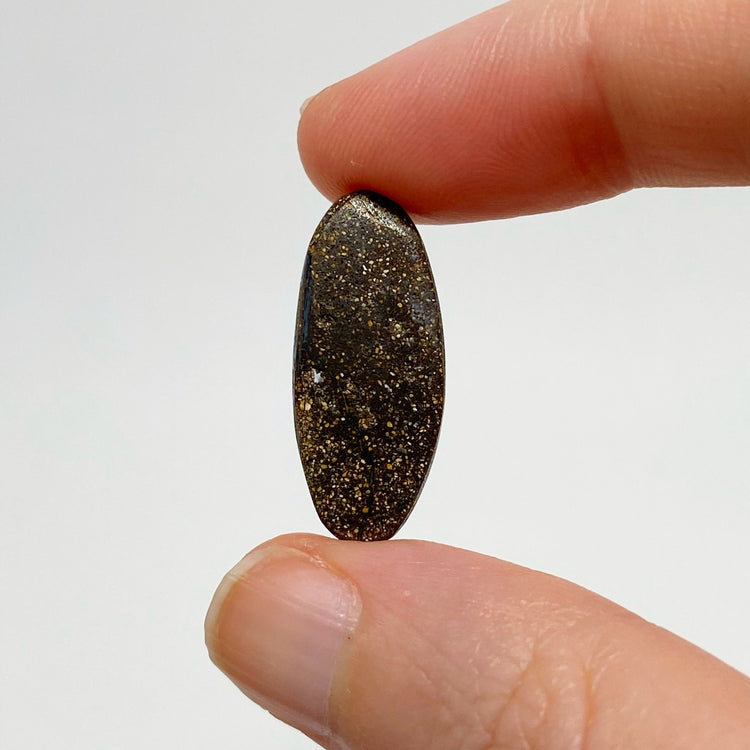 10.67 Ct top gem grade oval boulder opal