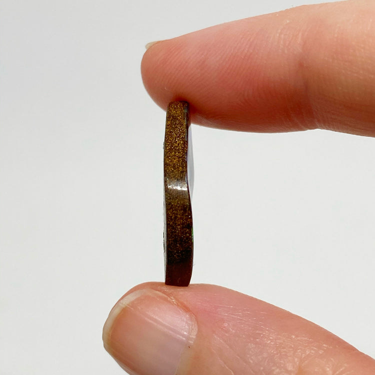 8.60 Ct broad flash boulder opal