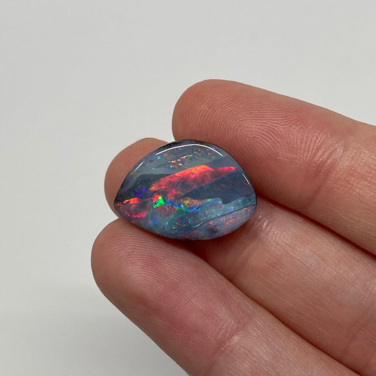12.84 Ct 'pink stripe' boulder opal