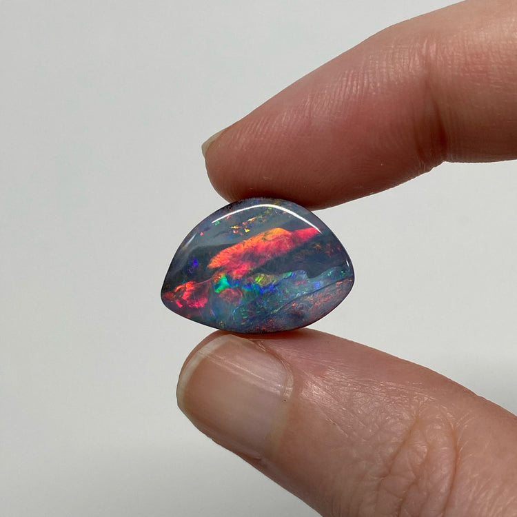 12.84 Ct 'pink stripe' boulder opal