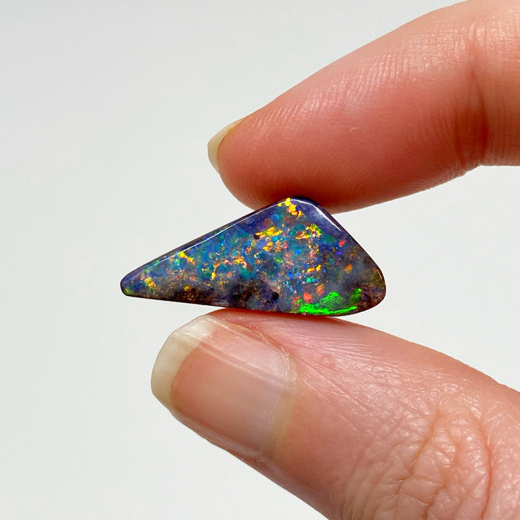 6.55 Ct rainbow boulder opal