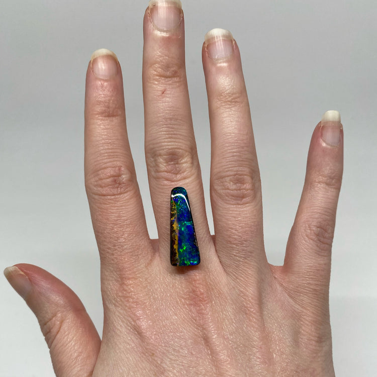 8.87 Ct green-blue boulder opal
