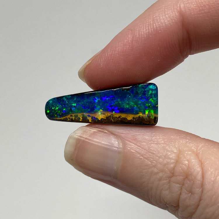 8.87 Ct green-blue boulder opal
