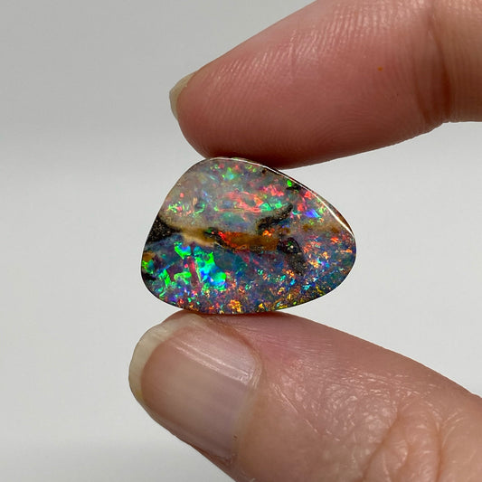 11.16 Ct 'light and dark' boulder opal