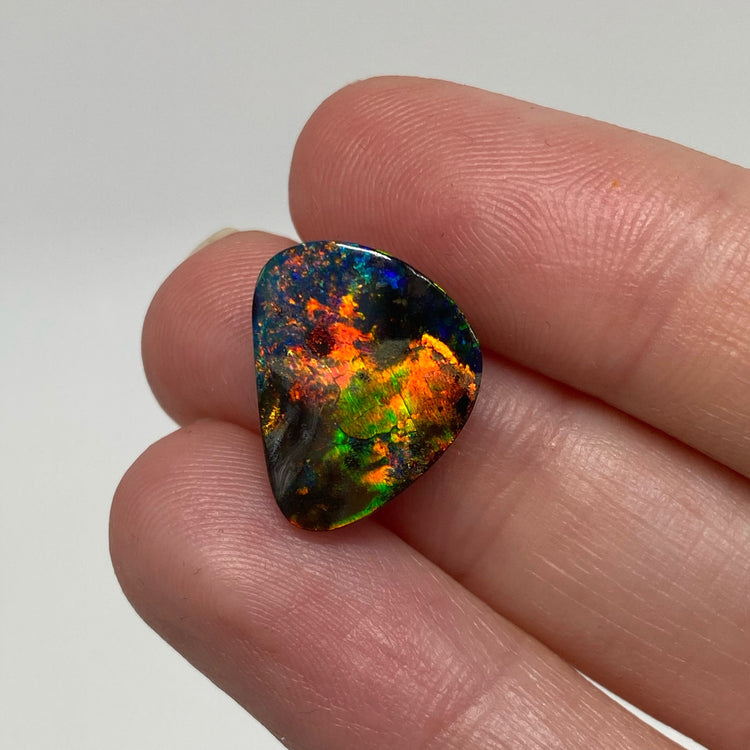 6.64 Ct small gem boulder opal