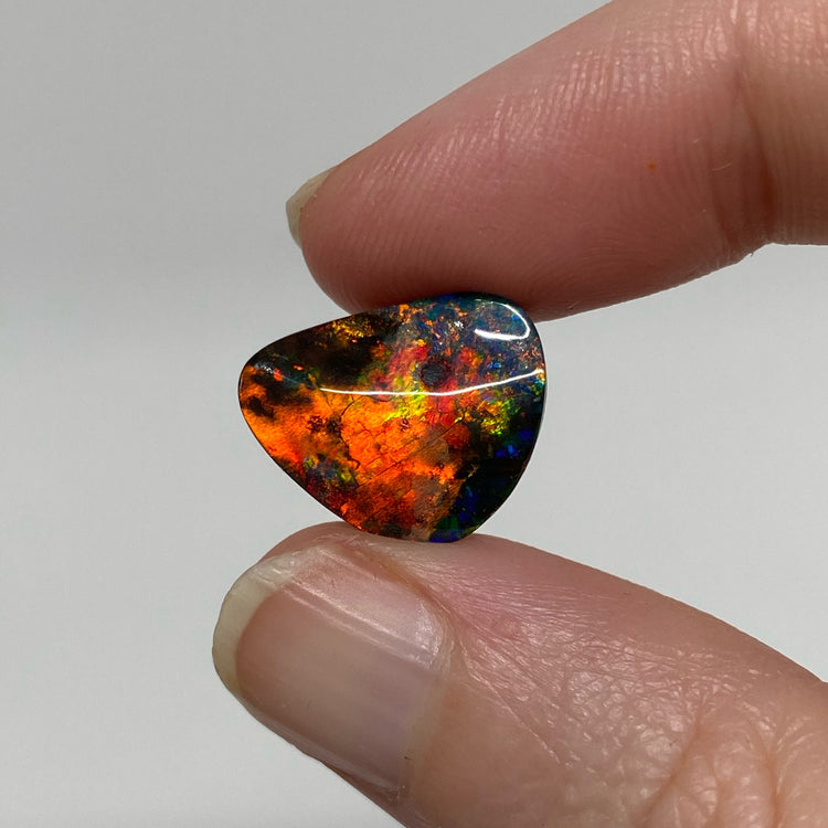 6.64 Ct small gem boulder opal