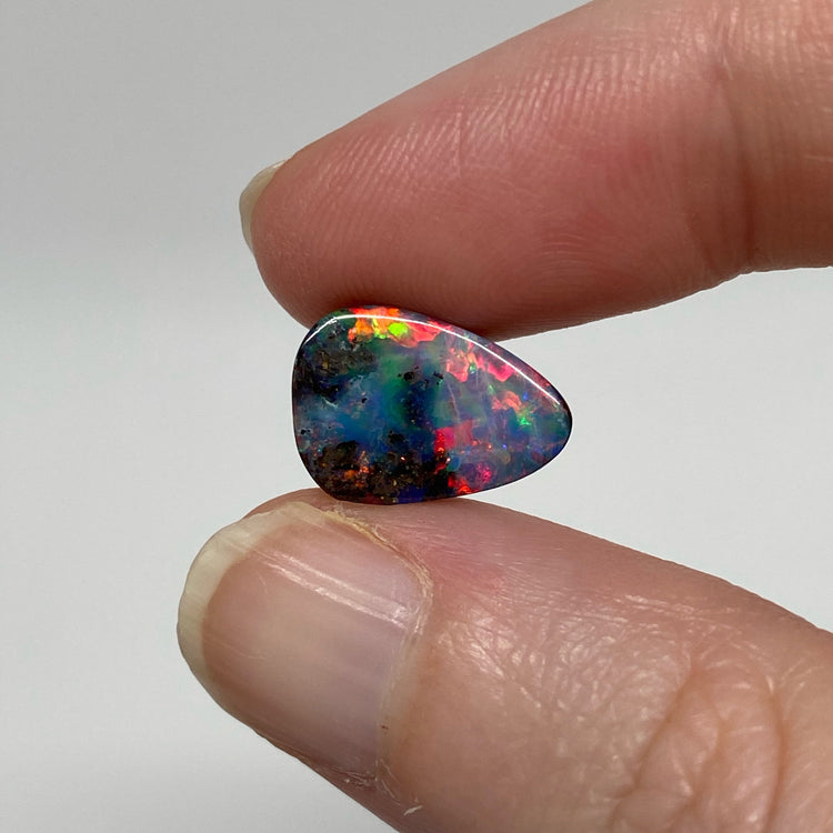 3.71 Ct small gem boulder opal