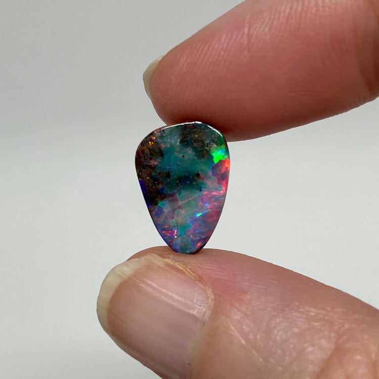 3.71 Ct small gem boulder opal