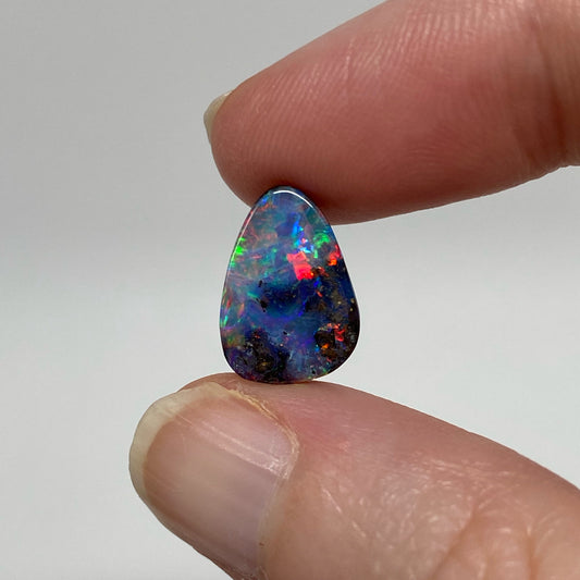 3.71 Ct small gem boulder opal