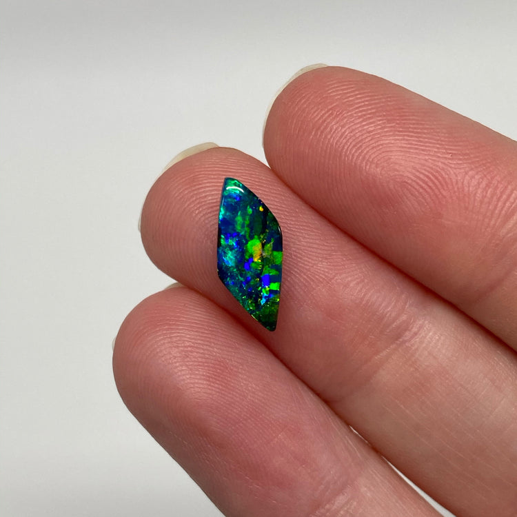 1.35 Ct extra small boulder opal