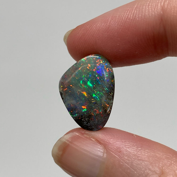 8.28 Ct broad flash boulder opal