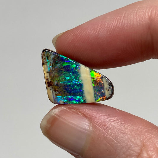 7.62 Ct small geometric boulder opal