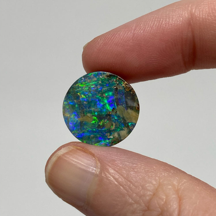 6.63 Ct green circle boulder opal