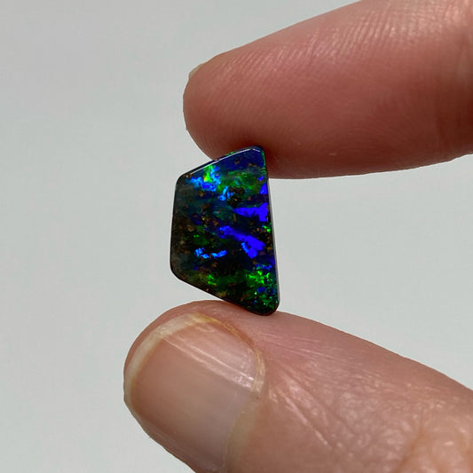 3.49 Ct green-blue boulder opal