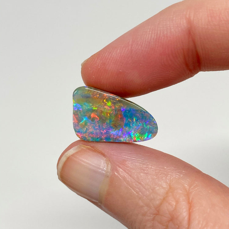 5.33 Ct small gem boulder opal