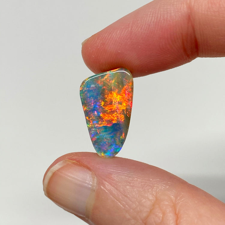 5.33 Ct small gem boulder opal