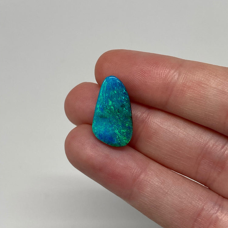 8.68 Ct ocean colored boulder opal