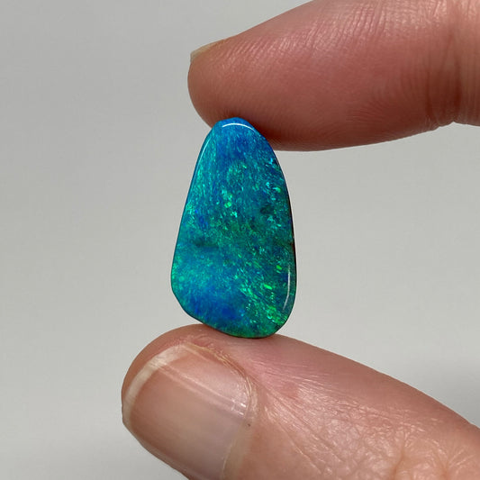 8.68 Ct ocean colored boulder opal