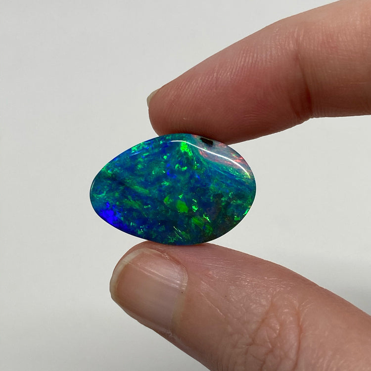 9.79 Ct top gem green-blue boulder opal