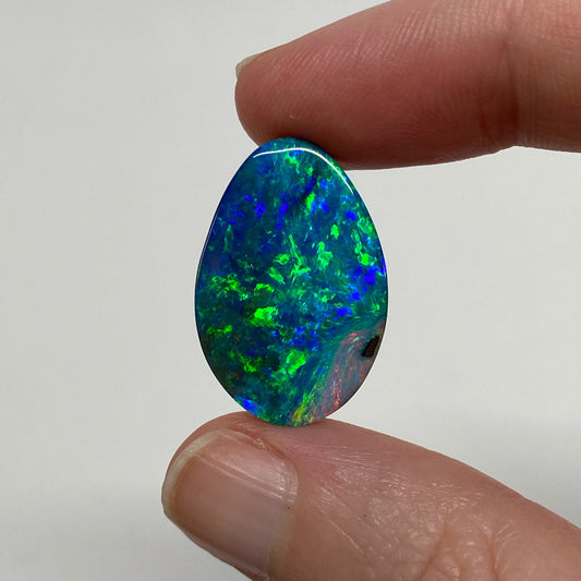 9.79 Ct top gem green-blue boulder opal