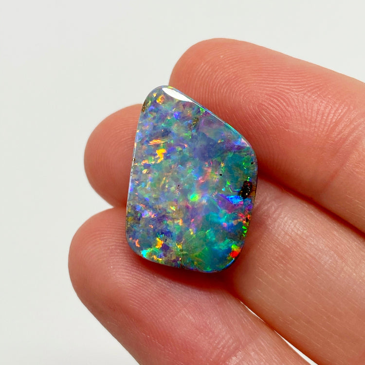 12.70 Ct rainbow boulder opal