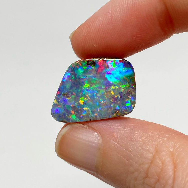 12.70 Ct rainbow boulder opal