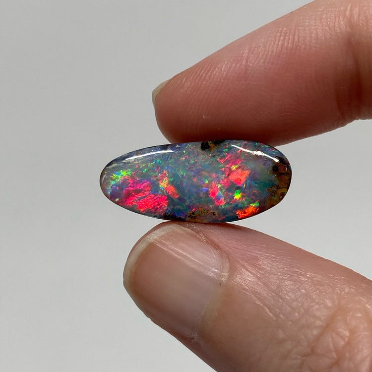 8.71 Ct rainbow boulder opal