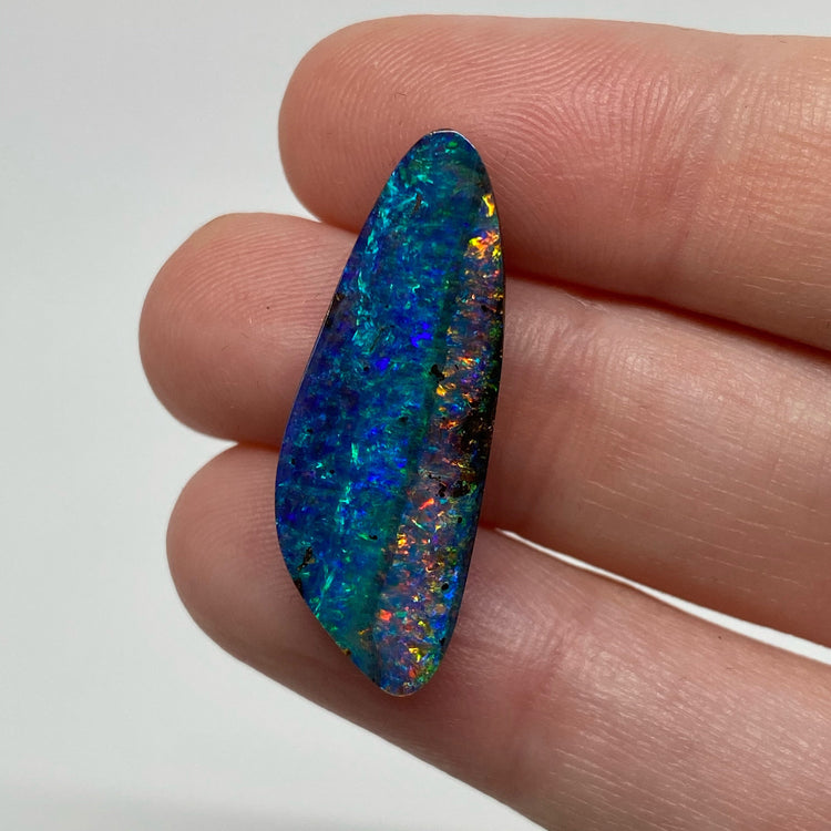 11.75 Ct green-blue and pink boulder opal