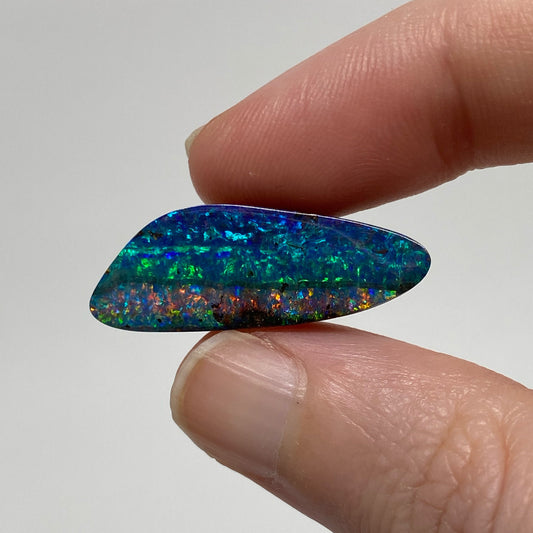 11.75 Ct green-blue and pink boulder opal