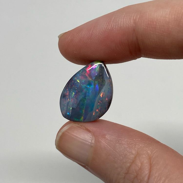12.84 Ct 'pink stripe' boulder opal